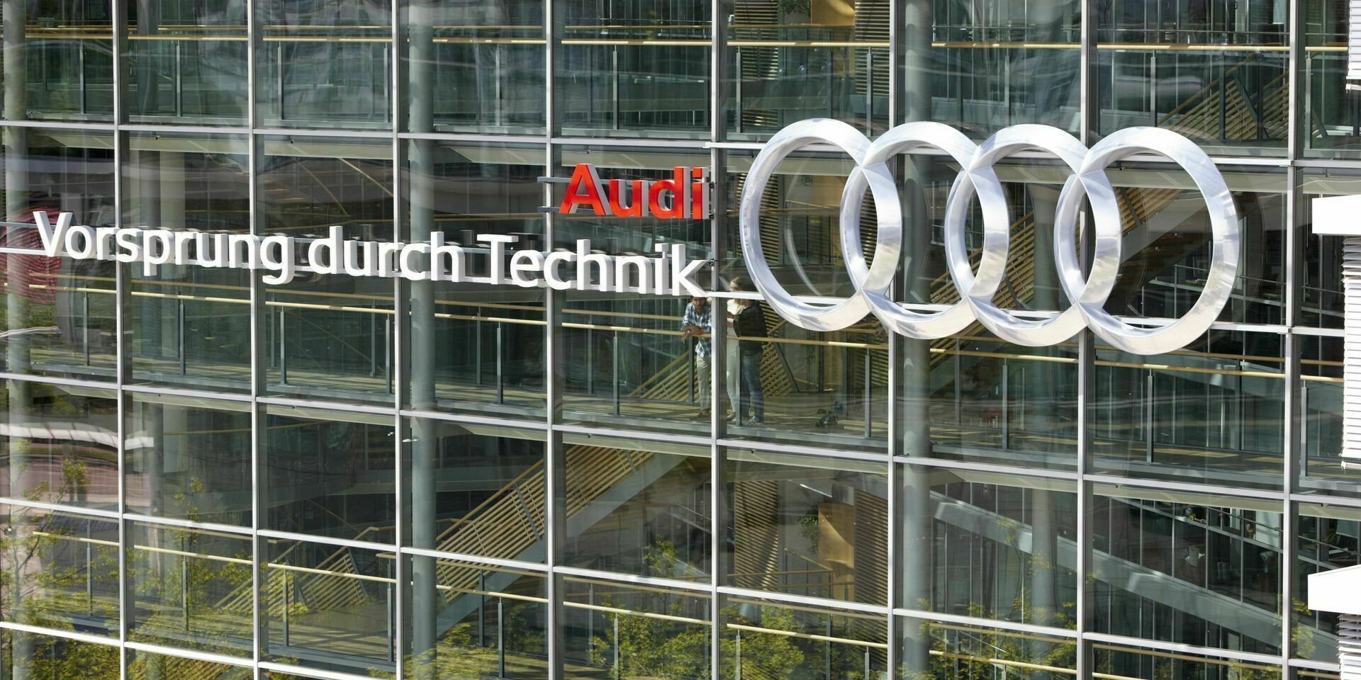 Audi in Ingolstadt - Logo, Forum, Kunde, Absatz, Konzern, Stammsitz, Handel