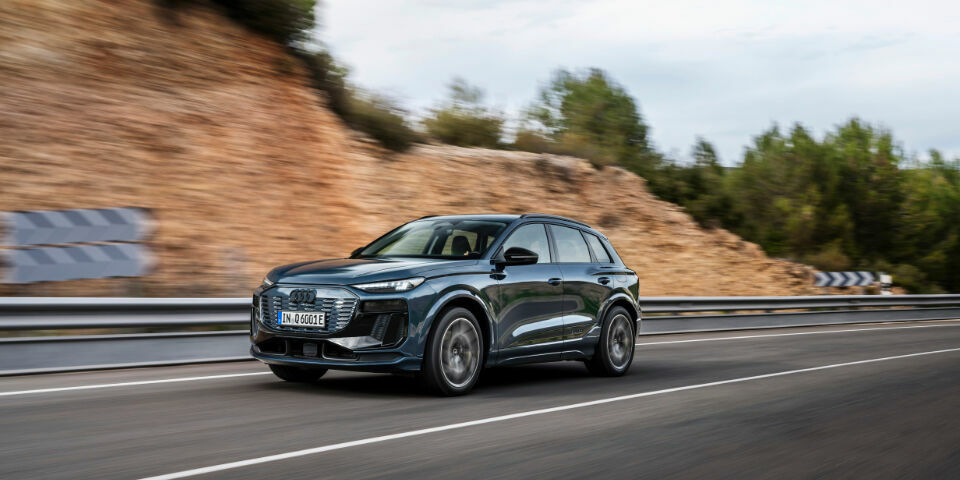 Audi Q6 e-tron quattro - Static photo, 
Colour: Plasma blue metallic